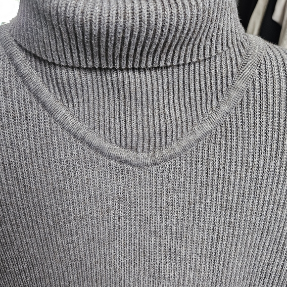 Lululemon Medium Grey Cozy Calling Turtleneck Sweater Size L - Picture 6 of 11